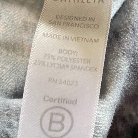 Athleta Elation 7/8 Ice Tye Dye Tights - Picture 7 of 8